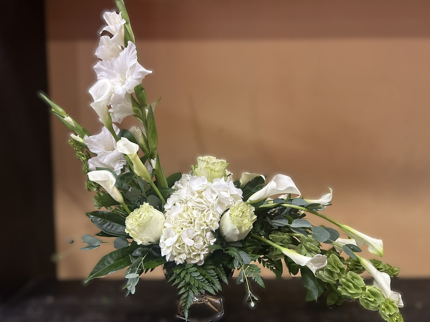 Table Arrangement in White