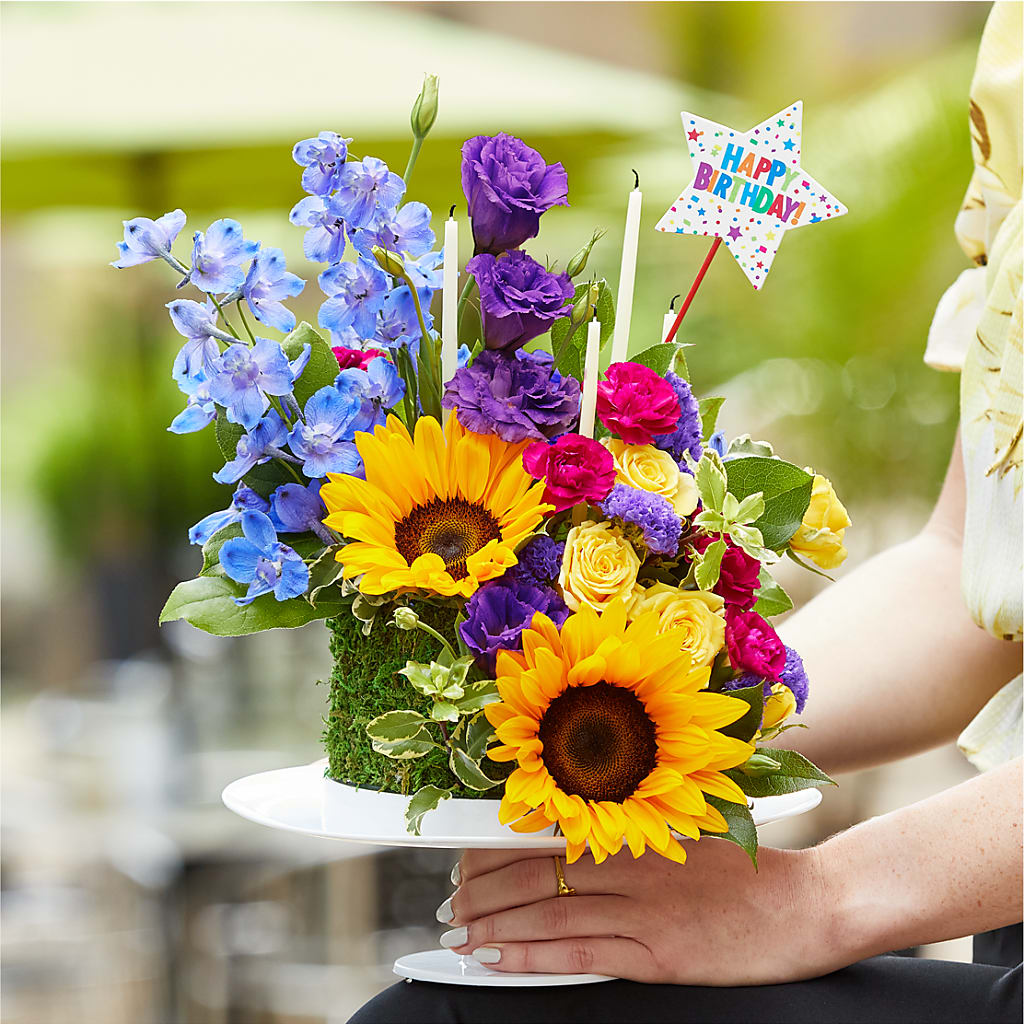 Star of the Day Floral Cake –  Flowers On Fourteenth, Washington DC